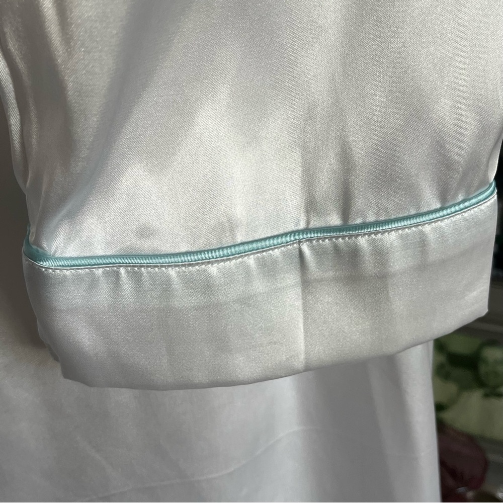 Apt 9 Womens White Satin Bridal Robe Light Blue Trim Bride Tie Belt Large - Picture 5 of 9